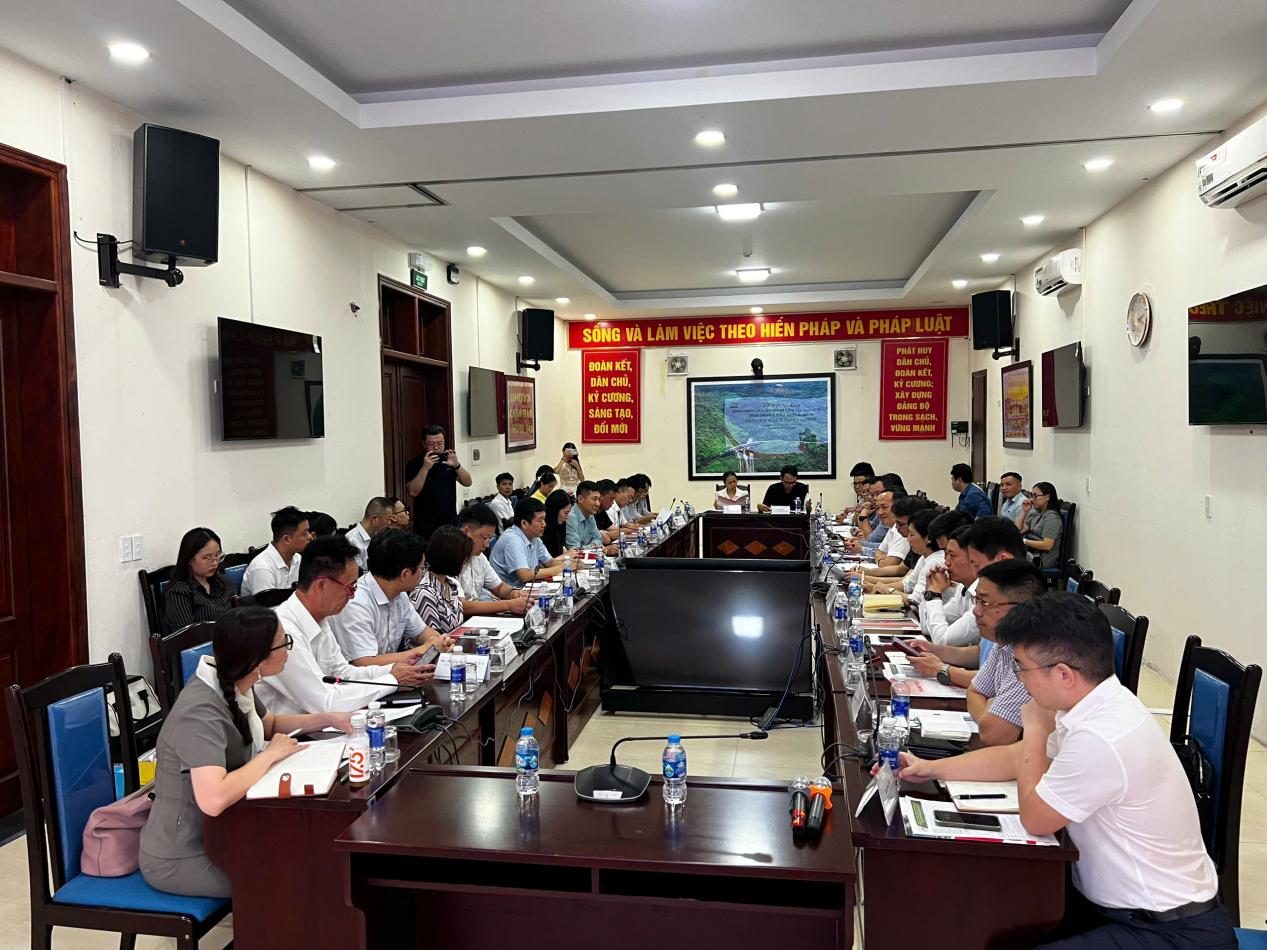 越南铁路局与中国铁路行业企业工作会议在河内召开